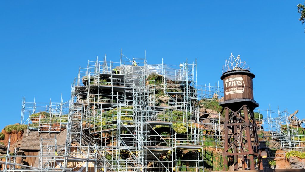 Magic Kingdom Report: Holiday Pandora Set, New Holiday Ears, Tiana's Bayou Mural Almost Finished, Tron Loses Grid Wall and Some Magical Images