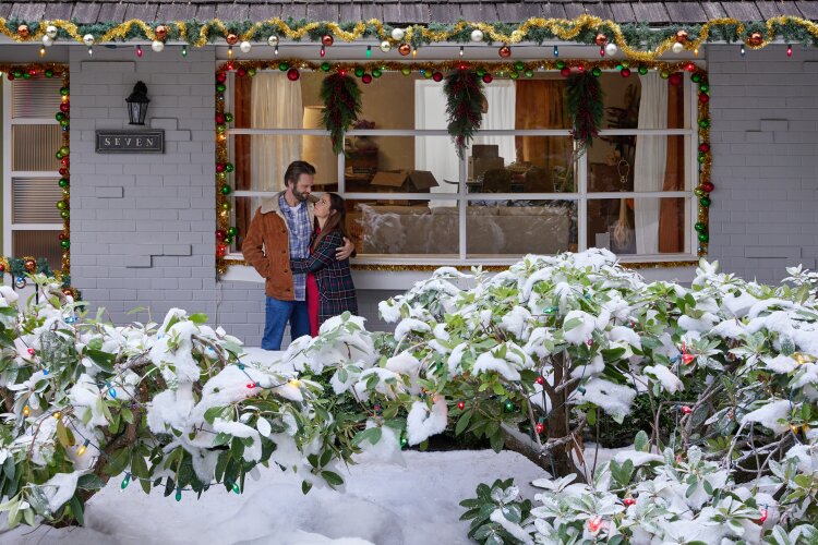New Hallmark Movie 'Christmas On Cherry Lane' Brings 'This Is Us' Feels