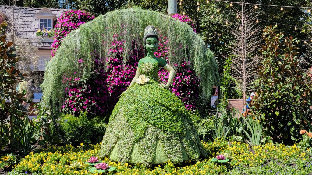 5 Secrets Behind Disney’s Stunning Princess Tiana Topiary